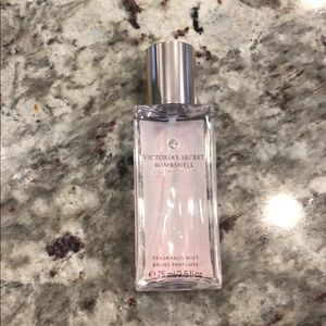 Victoria’s Secret bombshell seduction